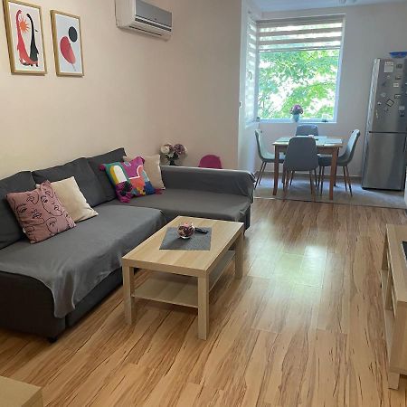 Geri Apartment Burgas City Eksteriør billede
