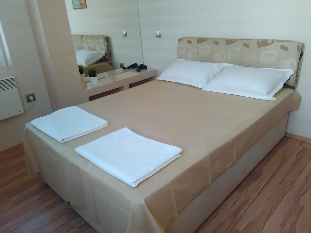 Geri Apartment Burgas City Eksteriør billede