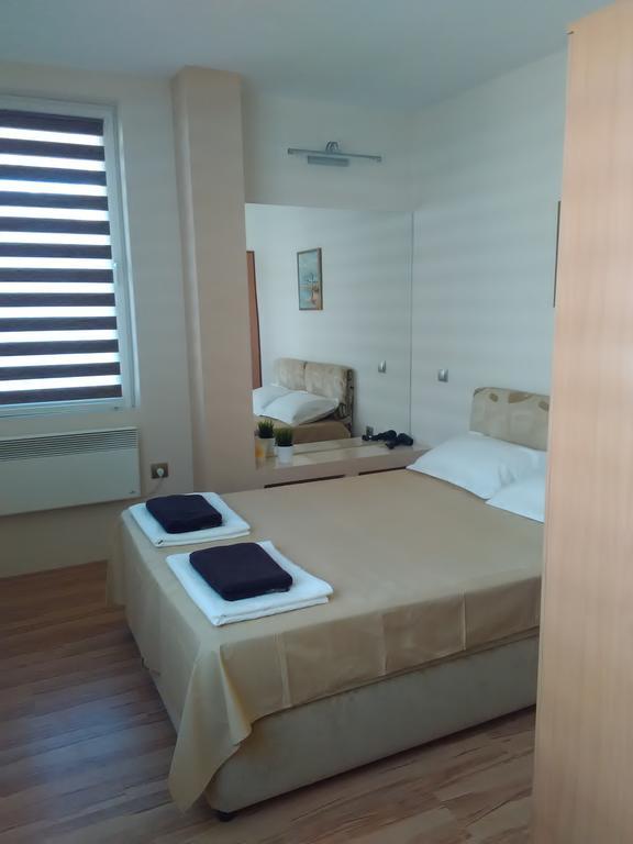 Geri Apartment Burgas City Eksteriør billede